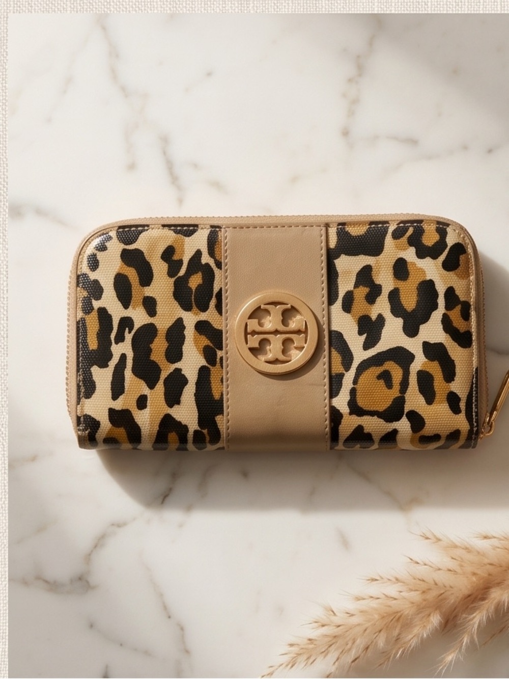 Tory Burch Leopard Print Zip Around Continental Wallet Gold Medallion Logo - Picture 2 of 12